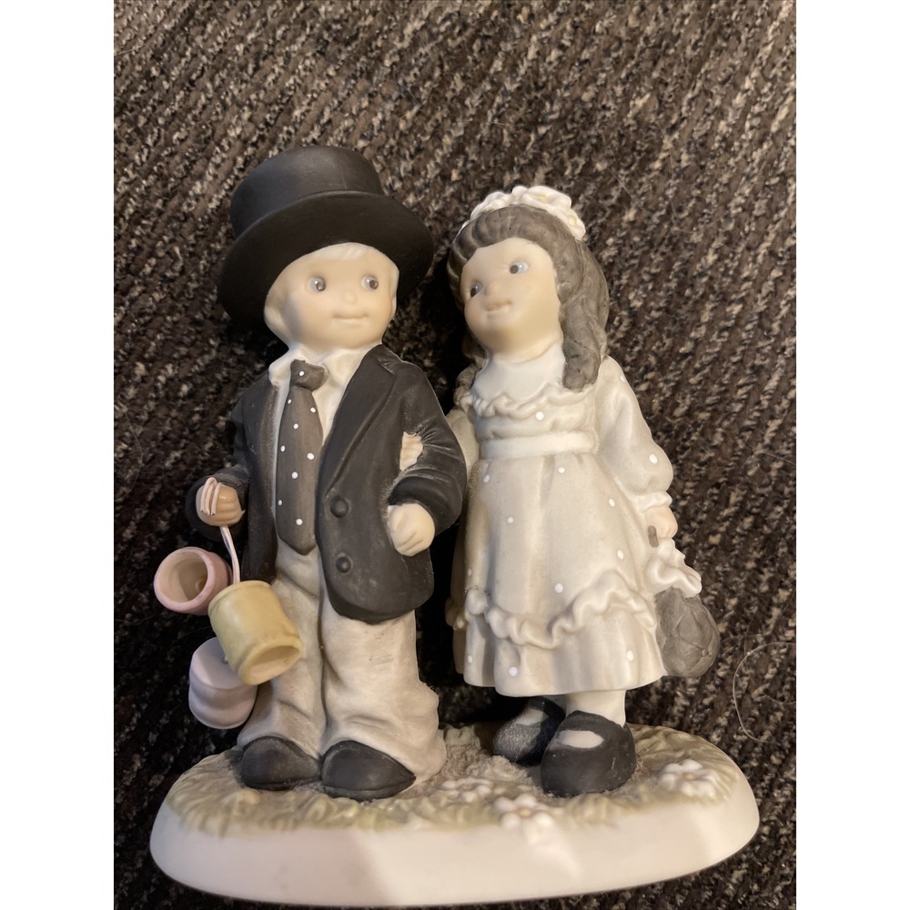 1996 Enesco Pretty As A Picture Figurine #245755 Always and Forever Cake Topper